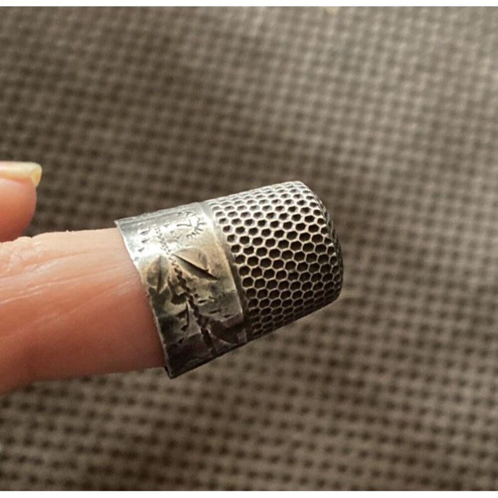 Sterling Silver Antique Simon Bros. Sewing Thimble Running Scrolls C 1890’s Old - Picture 10 of 10